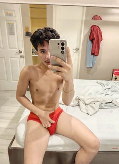 Lancekyl - Male escort in Manila Photo 3 of 14