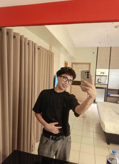 Lancekyl - Male escort in Manila Photo 8 of 14