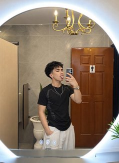 Lancekyl - Male escort in Manila Photo 21 of 23