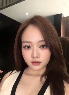 Lanna - escort in Singapore Photo 2 of 6