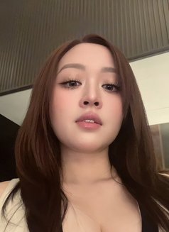 Lanna - escort in Singapore Photo 3 of 6