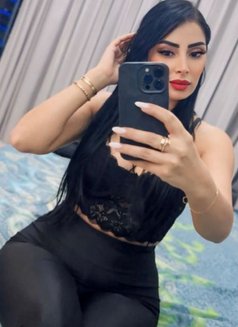 Lara - puta in Dubai Photo 11 of 15