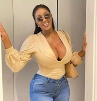 Lara - puta in Visakhapatnam Photo 1 of 4