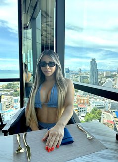 Lara Bianchi - Transsexual escort in Bangkok Photo 9 of 10