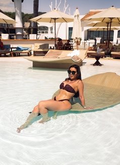 Lara - escort in Dubai Photo 7 of 13