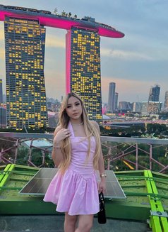 Lara - escort in Singapore Photo 5 of 6