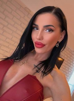 Lara - escort in London Photo 10 of 14