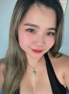 Lara - masseuse in Makati City Photo 1 of 6