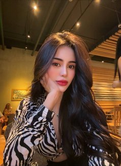 Lara - escort in Manila Photo 7 of 10