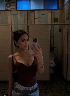 Lara - escort in Manila Photo 7 of 10