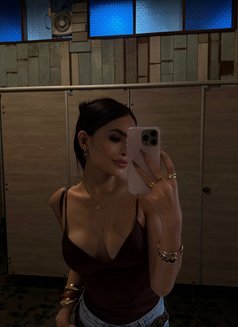 Lara - escort in Manila Photo 9 of 10