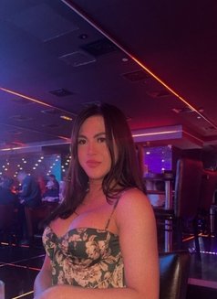Lara - Transsexual escort in Dubai Photo 5 of 8