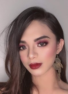 Lara - Transsexual escort in Manila Photo 1 of 8