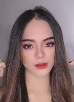 Lara - Transsexual escort in Manila Photo 3 of 8