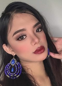 Lara - Transsexual escort in Manila Photo 5 of 8