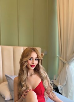 Lara Im New in Dubai Anal - puta in Dubai Photo 8 of 8