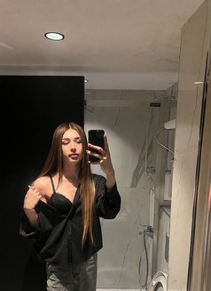Lara - Transsexual escort in İstanbul Photo 22 of 22