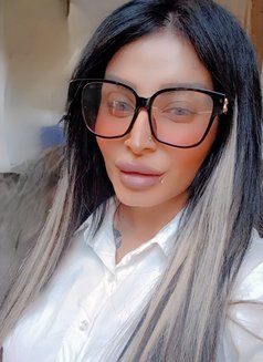 Lara - escort in Beirut Photo 6 of 8