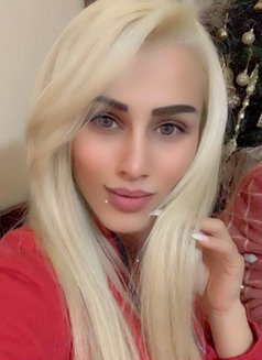 Lara - escort in Beirut Photo 2 of 4