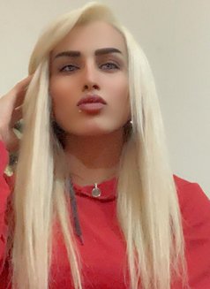 Lara - escort in Beirut Photo 3 of 4