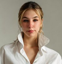 Lara - escort in Dubai Photo 2 of 5