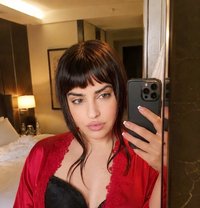 Lara π±π§ - Transsexual escort in Beirut