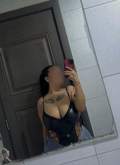 Lara - Acompañante in Dubai Photo 14 of 15