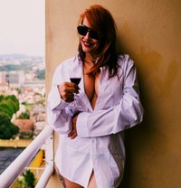 Lara Mel - masseuse in Porches