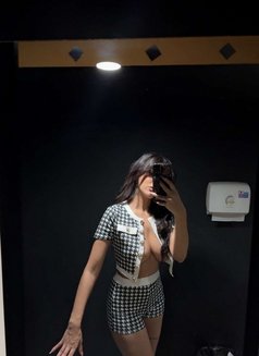 Lara - escort in Bangkok Photo 5 of 6