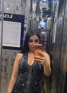Lara - puta in Dubai Photo 6 of 13