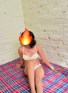 Lara - escort in Kathmandu Photo 5 of 5