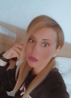 Lara new - puta in Dubai Photo 14 of 30