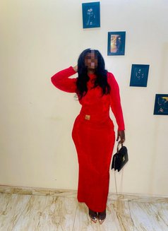 Lara - puta in Lagos, Nigeria Photo 4 of 7