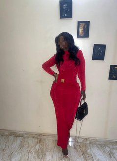 Lara - puta in Lagos, Nigeria Photo 5 of 7