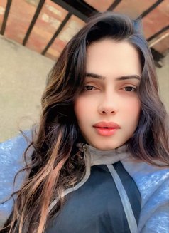 Lara - Transsexual escort in Beirut Photo 1 of 1