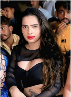 Lara - Acompañantes transexual in Beirut Photo 1 of 1