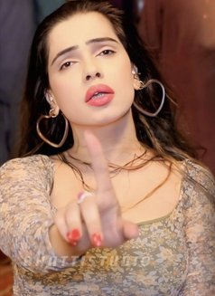 Lara - Acompañantes transexual in Beirut Photo 8 of 9