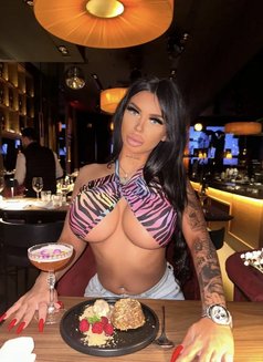 Lara - escort in Ottawa Photo 3 of 6