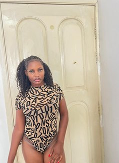 Lara - escort in Muscat Photo 2 of 3