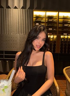 Lara - escort in Hong Kong Photo 4 of 4