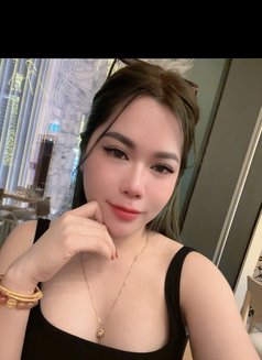 Lara - puta in Dubai Photo 3 of 6
