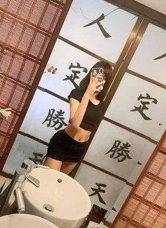 Lara - Masajista in Abu Dhabi Photo 1 of 5