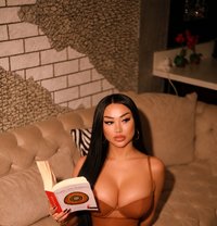 Lara - Acompañante in Doha Photo 1 of 7