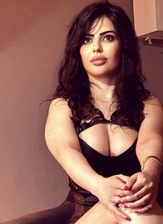 Turkish Lara - puta in Riyadh Photo 10 of 12