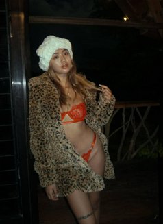Lara - escort in Osaka Photo 6 of 8