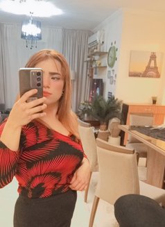 Lareen - escort in Cairo Photo 7 of 11