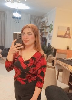 Lareen - escort in Cairo Photo 8 of 11
