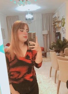 Lareen - escort in Cairo Photo 9 of 11