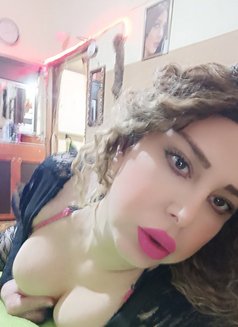 Lareen - Transsexual escort in Beirut Photo 30 of 30