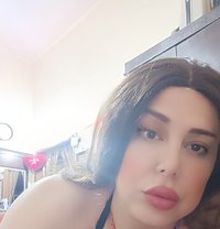 Lareen - Transsexual escort in Beirut Photo 13 of 14